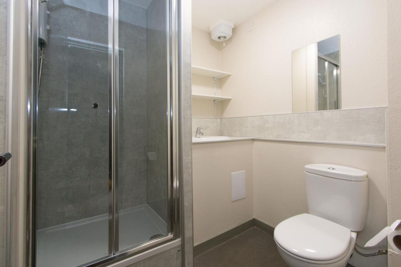 Destiny Student - Meadow Court Apartment *