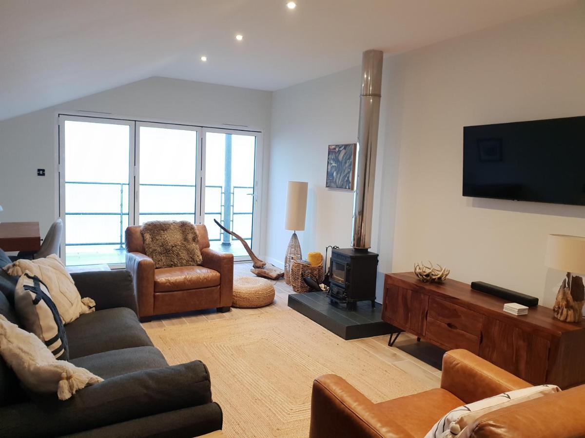 Musselburgh - Stylish 3 Bed With Stunning Sea Views *
