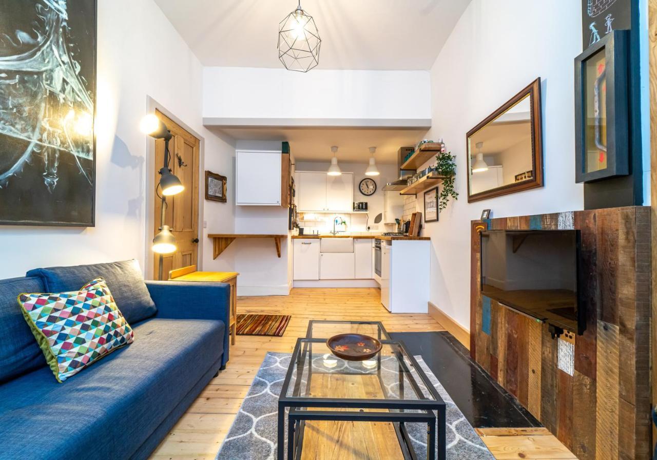 The Waverley Park Apartment