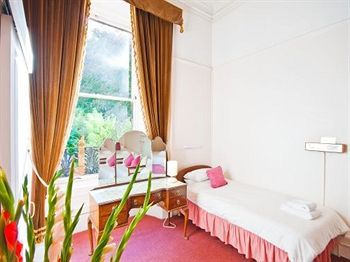 Guest house Halcyon House