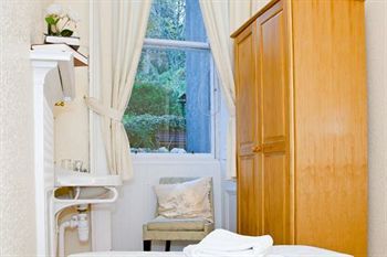 Halcyon House Guest house