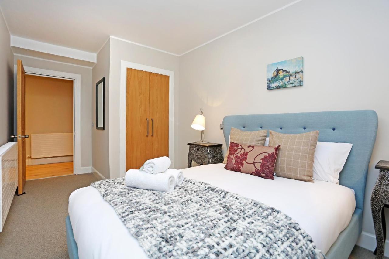 Joivy Refurbished On The Royal Mile Apartment *