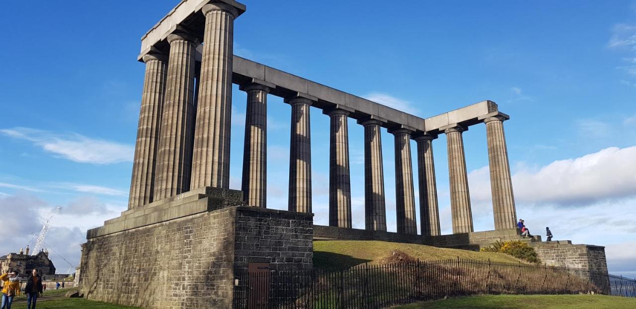 Amazing - Holyrood Road Edinburgh
