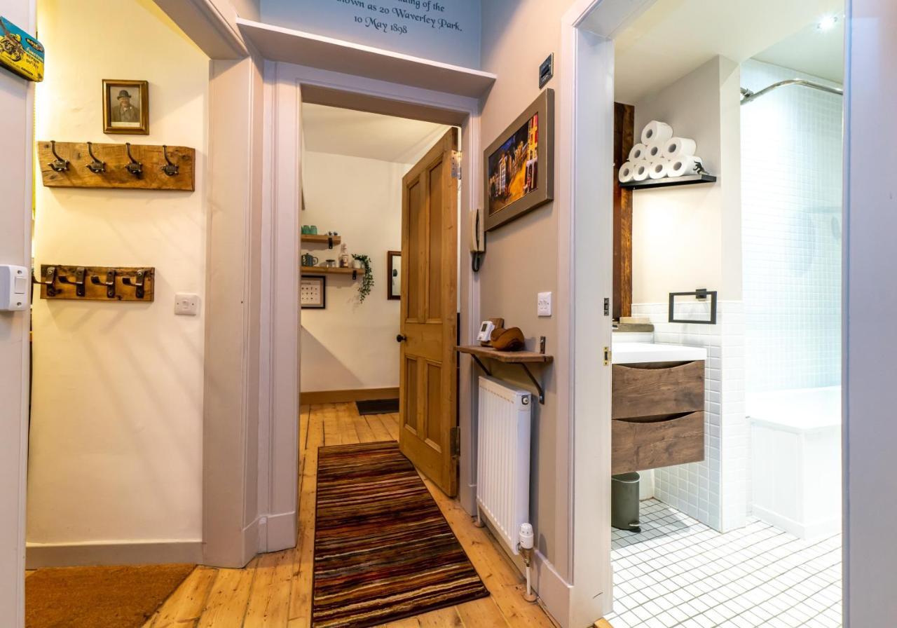 The Waverley Park Apartment *