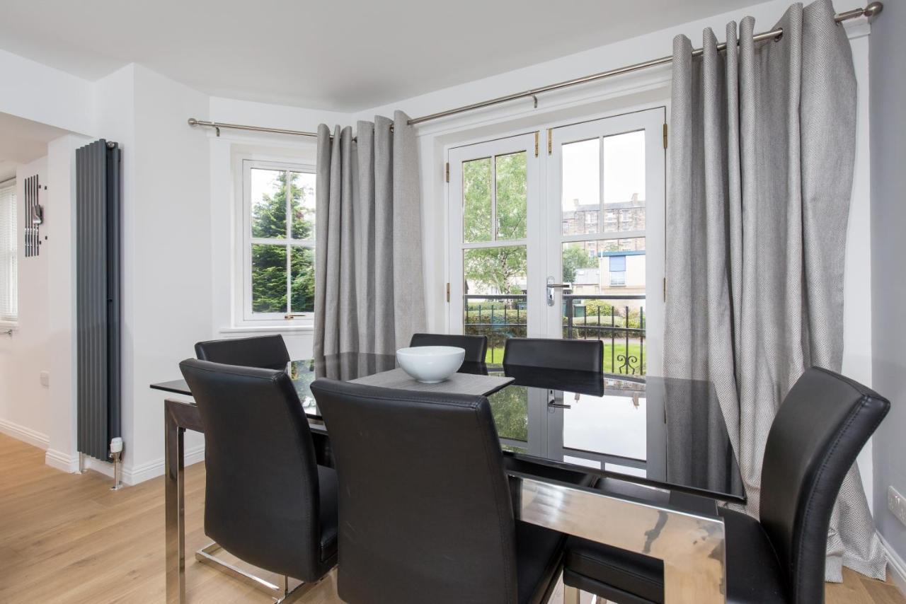Apartment 415 Lovely And 2 Bedroom With Secure Parking Edinburgh