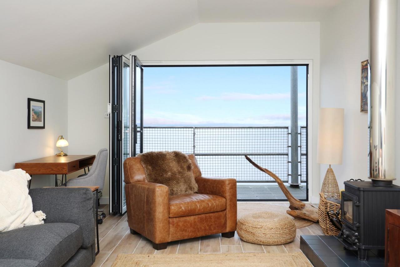 Musselburgh - Stylish 3 Bed With Stunning Sea Views *
