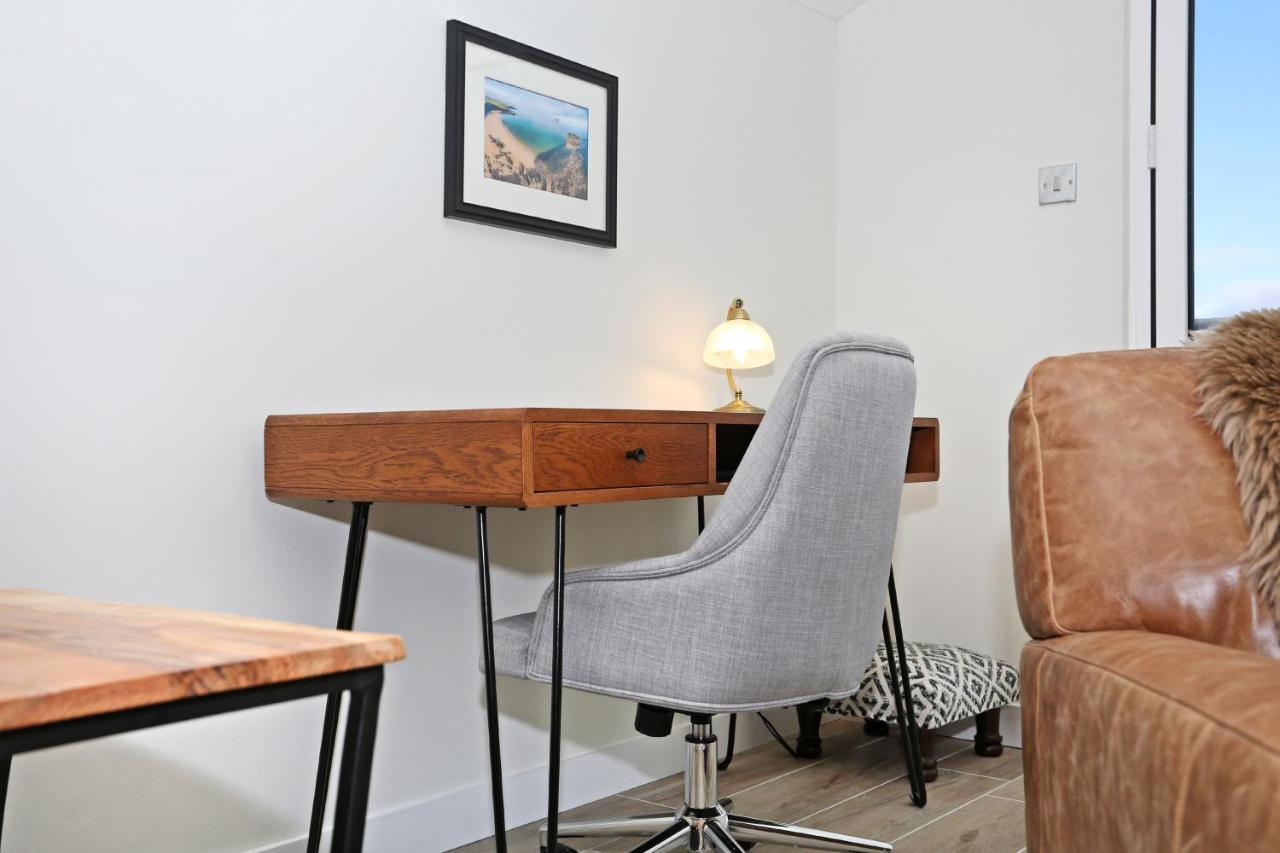 Musselburgh - Stylish 3 Bed With Stunning Sea Views *