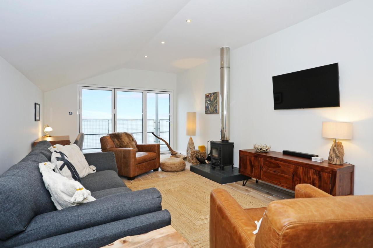 Musselburgh - Stylish 3 Bed With Stunning Sea Views *