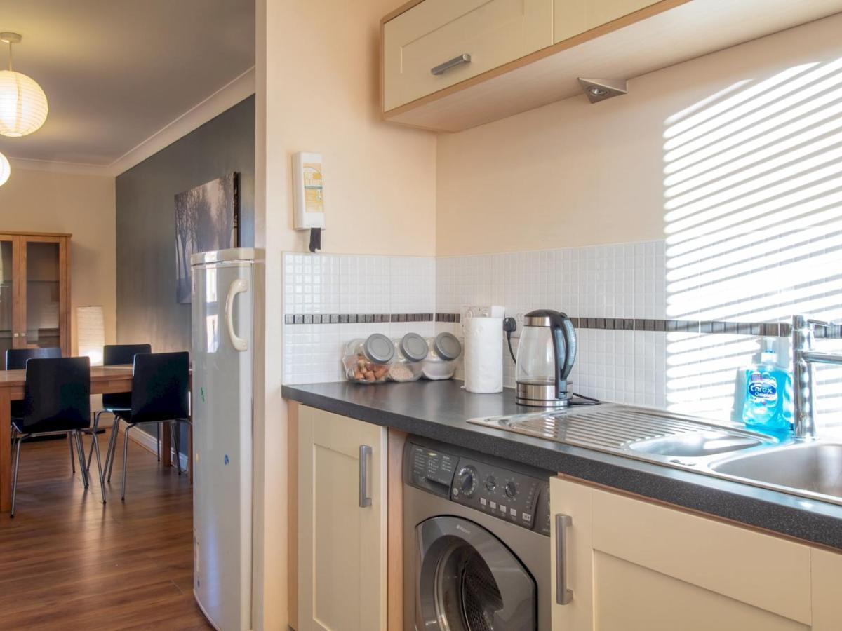 Bright & Spacious 4bd Suburban Apartment Edinburgh