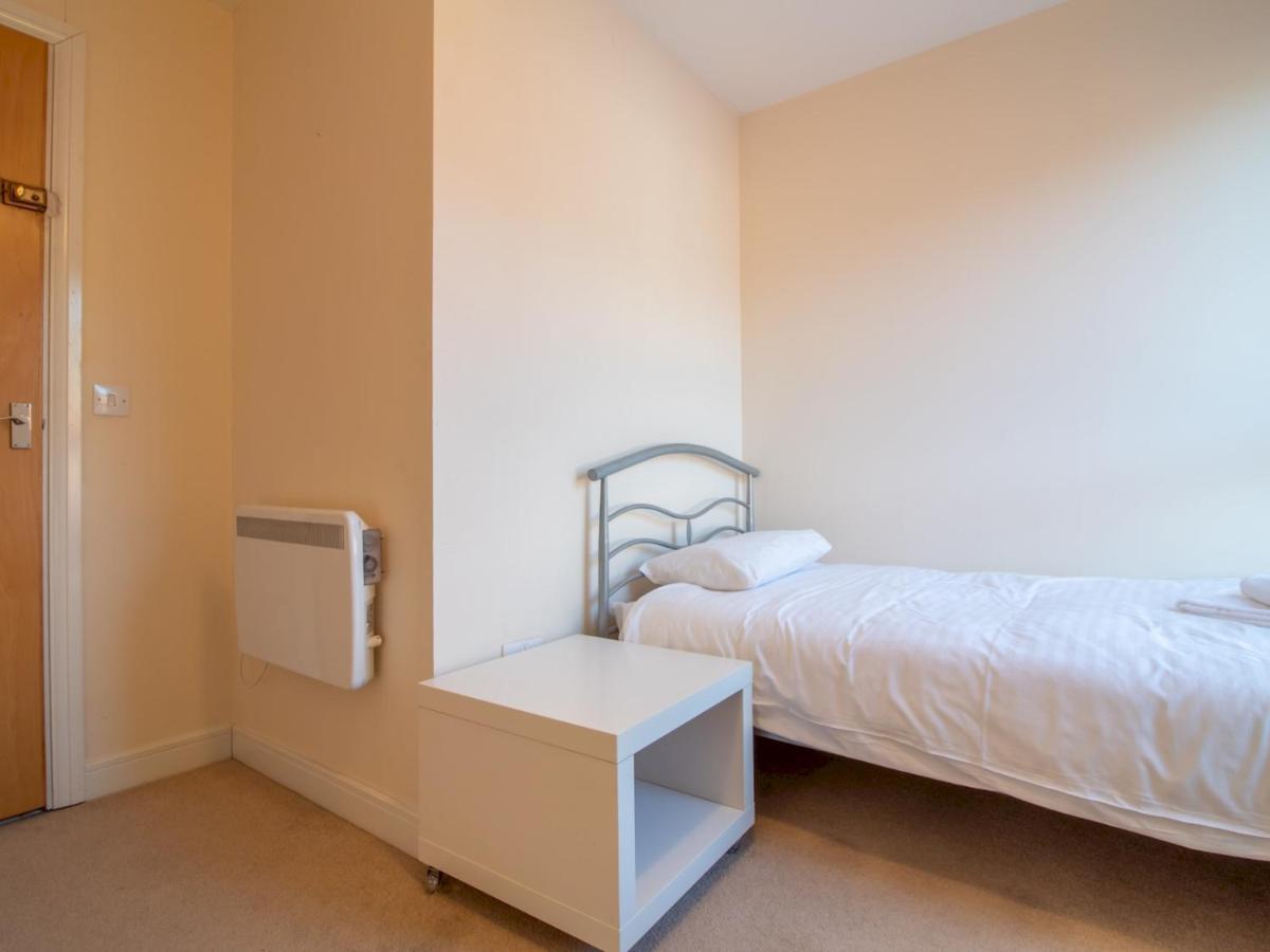 Bright & Spacious 4bd Suburban Apartment Edinburgh
