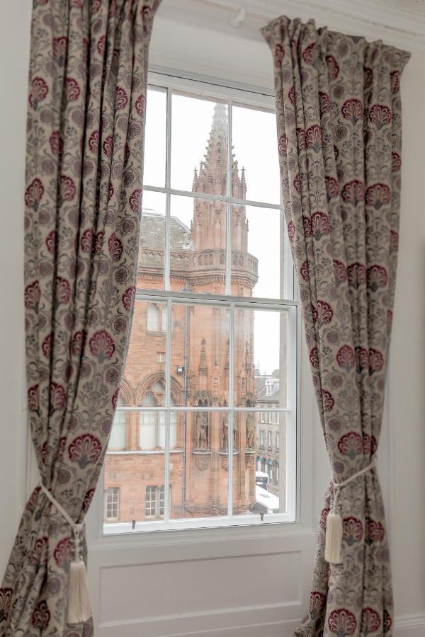 Spacious North St Andrew's Street * Edinburgh