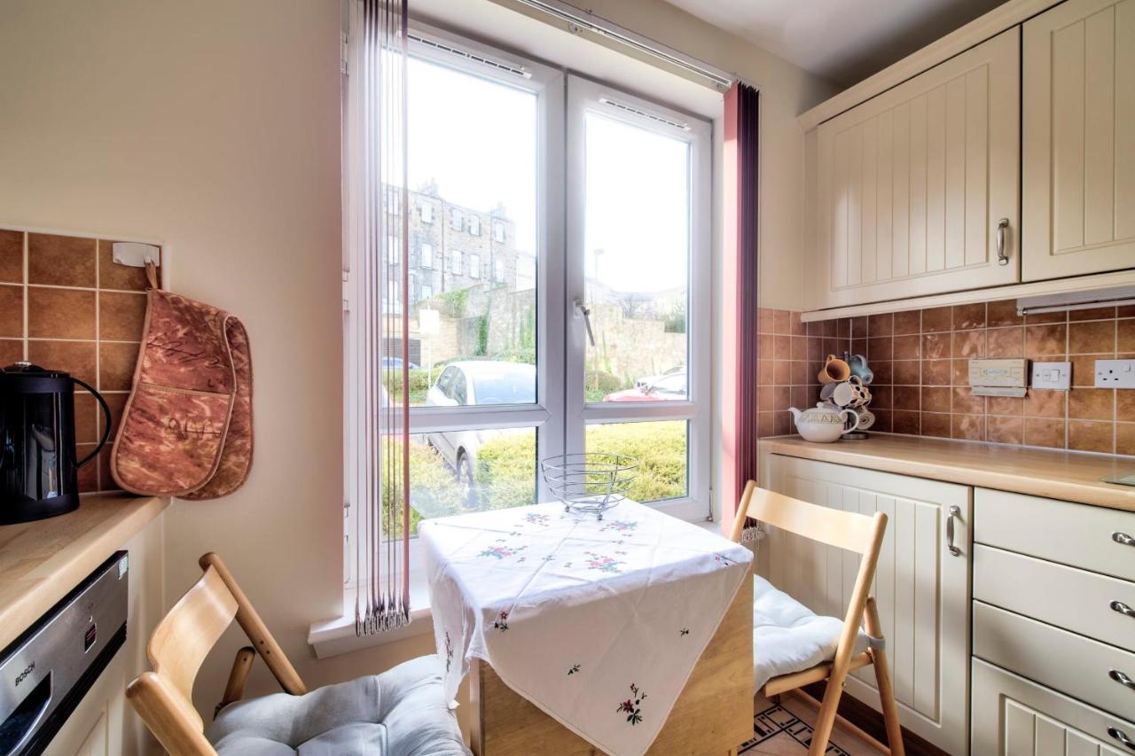 Guestready - Bright Spacious 2bdr Flat * Edinburgh
