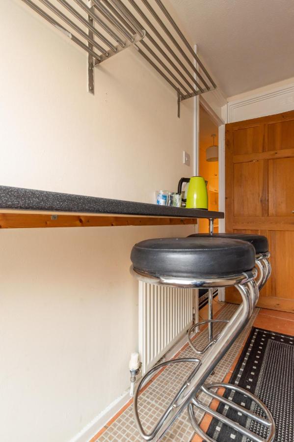 Edinburgh City Centre Aishia/Sakina Apartment * Edinburgh