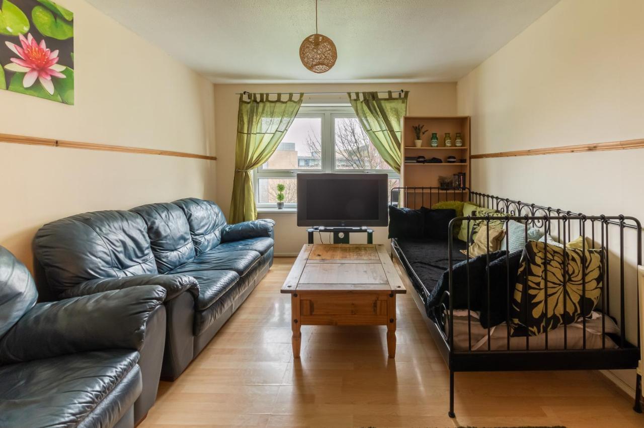 Edinburgh City Centre Aishia/Sakina Apartment Edinburgh