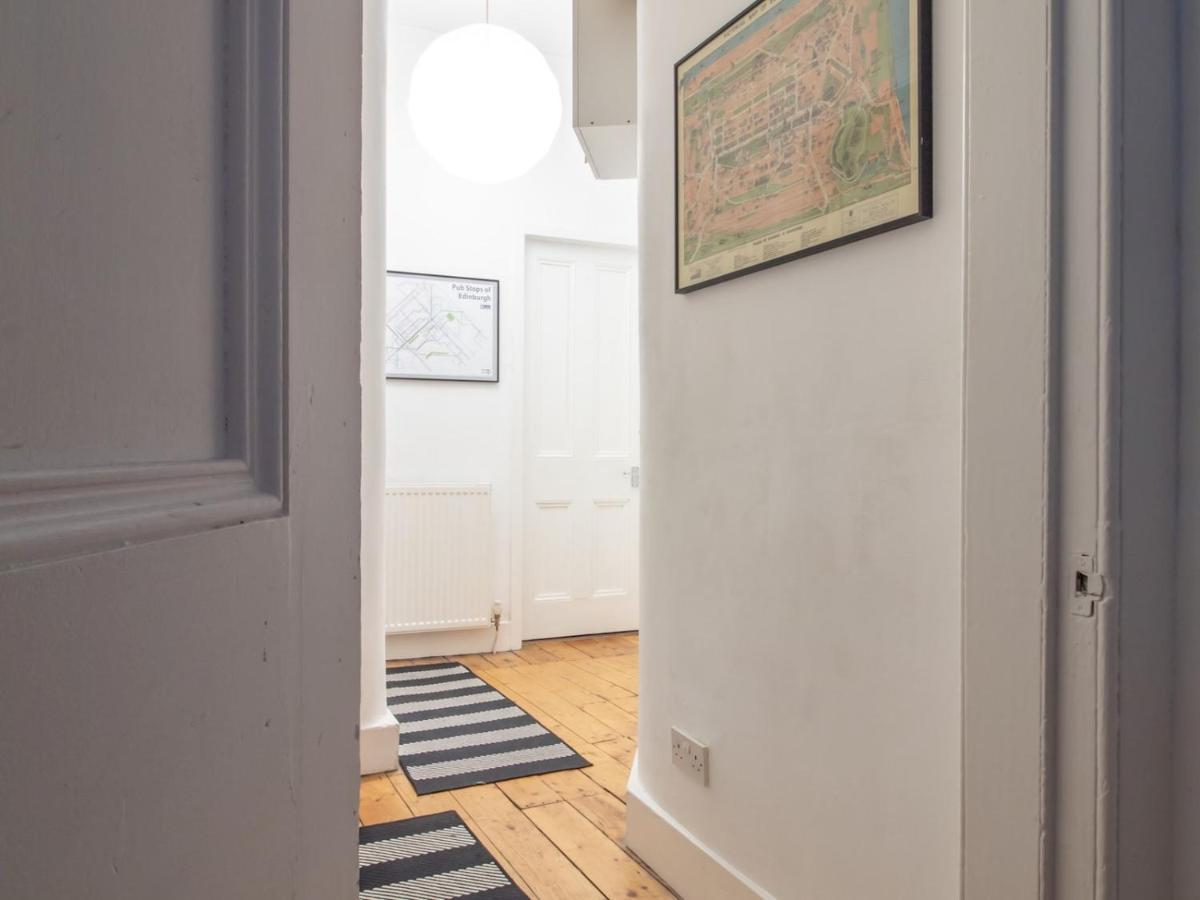Stylish & Charming Retreat For 2- Centre! Apartment Edinburgh