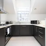 Joivy Contemporary And Vibrant 1Br Flat Near Princes Street