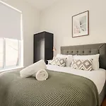Spacious And Bright 2Bdr 2Ba Apartment
