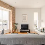 Spacious And Bright 2Bdr 2Ba Apartment