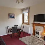 Large 3 Bedroom Apartment/Flat In Ideal Location