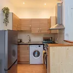 One Bedroom Apartment Just A 10 Min Walk From City Center!