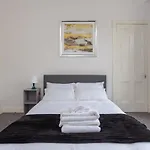 One Bedroom Apartment Just A 10 Min Walk From City Center!