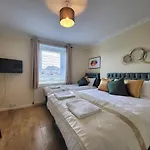 4 Bedrooms Apartment By Sensational Stay Short Lets & Serviced Accommodation