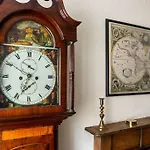 Charm & Character On Historic Rose Street