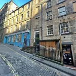 Royal Mile Old Fishmarket Close