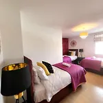 Beautiful Ocean Drive Apt-7 Beds