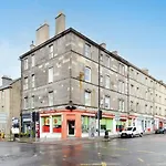 Joivy Attractive Flat Near Haymarket Station