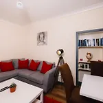 In Old Town, Cozy 4 Bedroom Flat
