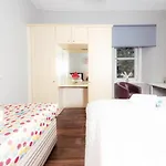 Warm & Welcoming Apartment, City Center - Meadows 8