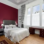 A Two Bedroom Apartment - Victorian Villa At 8 Priestfield Road