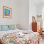 Vibrant Cottage Style Flat at Leith Links Park