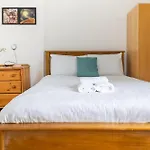 Bright High-Ceiling 2Bd Flat - Central Edinburgh!