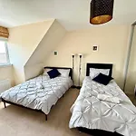 Torwood Townhouse - Free Parking And Contractor Friendly