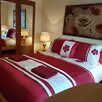 Edinburgh City Deluxe Apartment