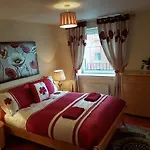 Edinburgh City Deluxe Apartment
