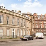 Castle Terrace Apartment