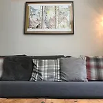 Heart Of Edinburgh City Flat