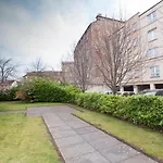 Amazing Apartments - Annandale St Near The Playhouse - Free Parking