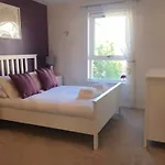 3 Bedroom Flat Near City Centre With Parking