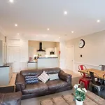 Frederick Street Apartment