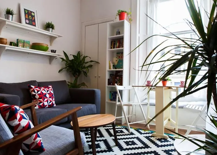 Cosy Flat Next To Cool Neighbourhood