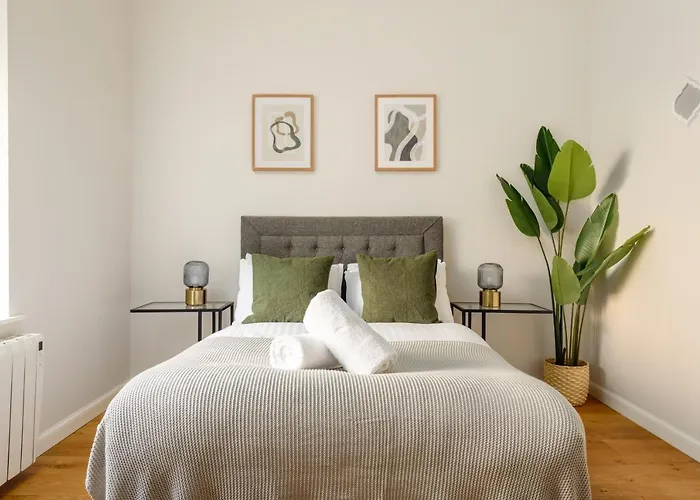 Spacious And Bright 2Bdr 2Ba Apartment