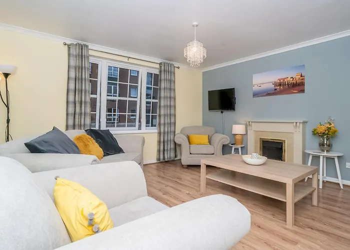 Modern Renovated 2Bed Flat With Free Parking
