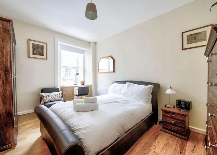Charm & Character On Historic Rose Street