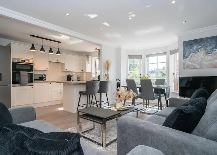 Luxury 2Bed 2Bath Flat In City Centre- Free Parking!