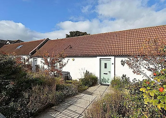 3 Bed Charming Cottage For Share ,, Private Room , Fibre Optik Broadband , Free Parking