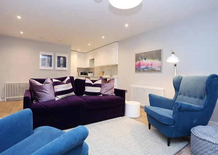 Joivy Vibrant Home Near Calton Hill